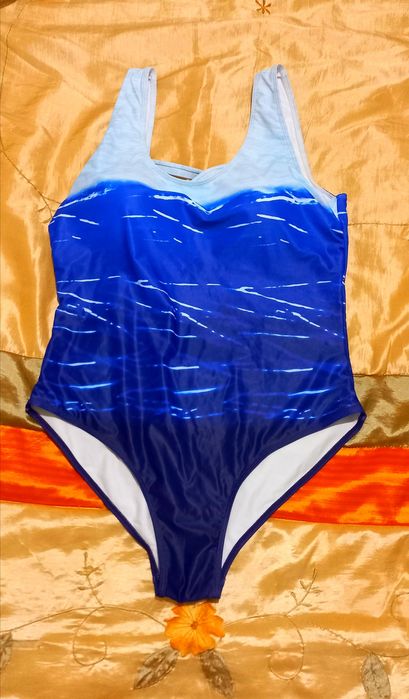 Cуцільний купальник  XXL