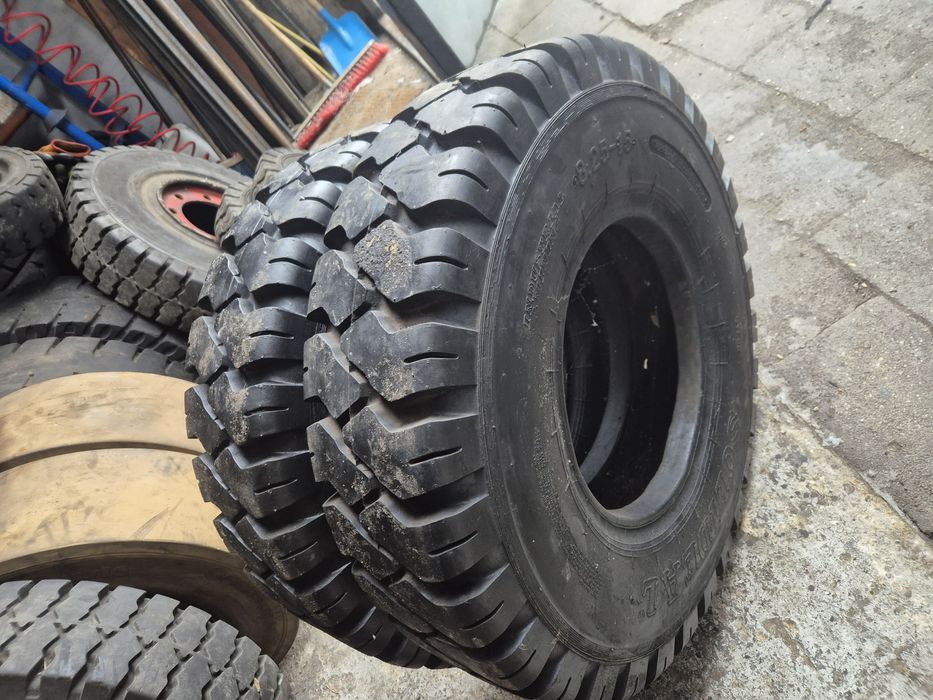 Opony do wózka widłowego 825x15