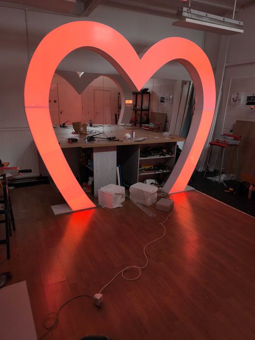 podświetlane Serce RGB – Brama Miłości dla Pary Młodej