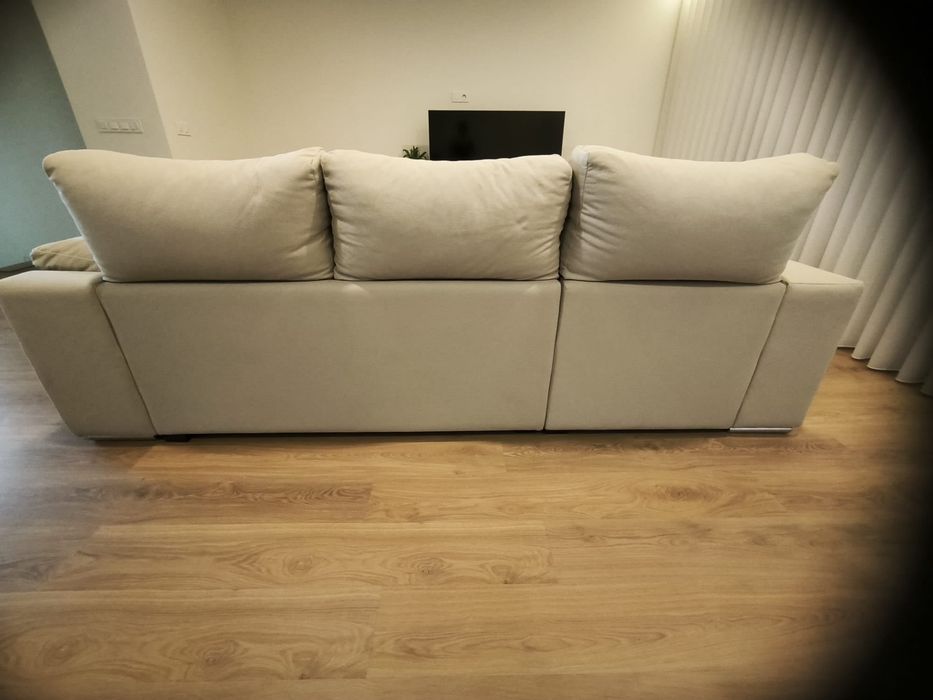 Sofa com chaise longue