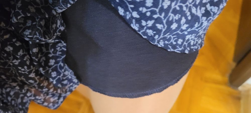 Sukienka w kwiatki M Reserved