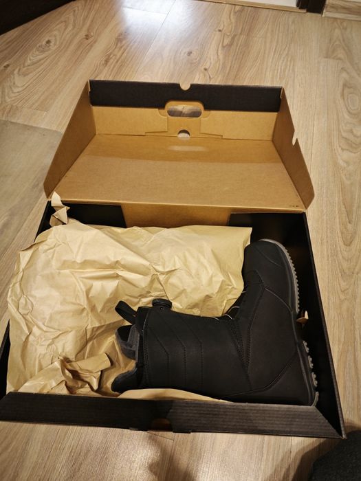 Nowe Burton Ruler BOA rozmiar 43,5 buty snowbodowe