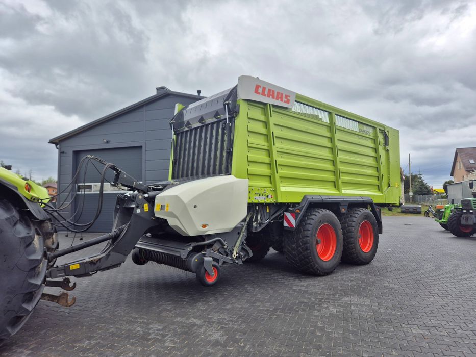 Przyczepa samozbierająca Claas Cargos 8400 rok 2017