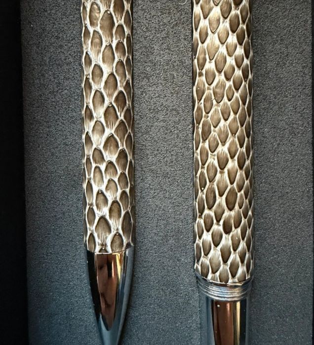 Canetas(2) RARISSIMAS BALMAIN(Paris) revest. PELE de COBRA GENUÍNA