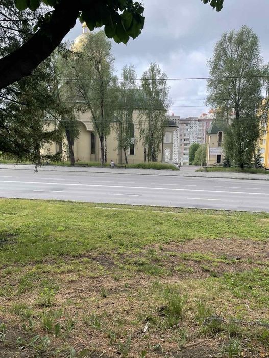Продається комерційне приміщення   на вулиці Злуки