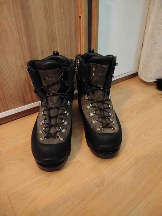 Buty zimowe górskie rozm. 44 AKU