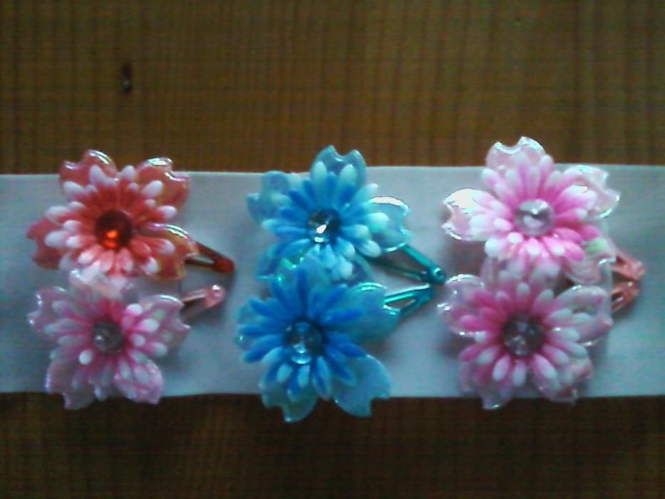 Pulseiras, colares, ganchos, luvas, etc