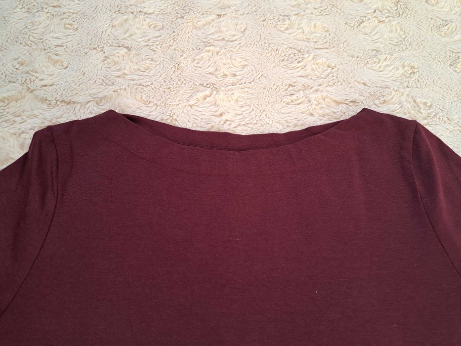 Vero Moda t-shirt bordowy z dekoltem w łódkę