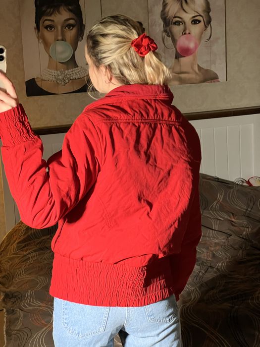 Куртка найк червона