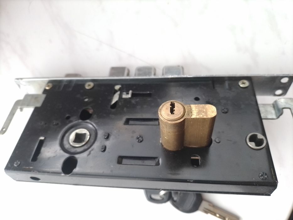 Дверной замок 570 грн.