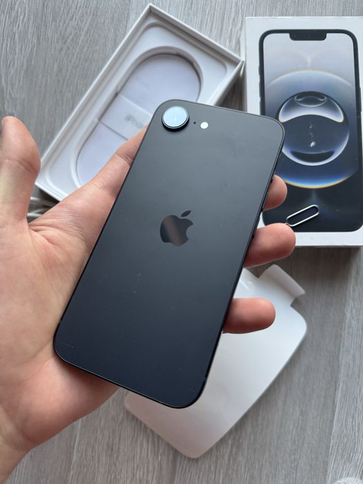 iPhone 16e 128 gb фізична SIM, неверлок, стан нового