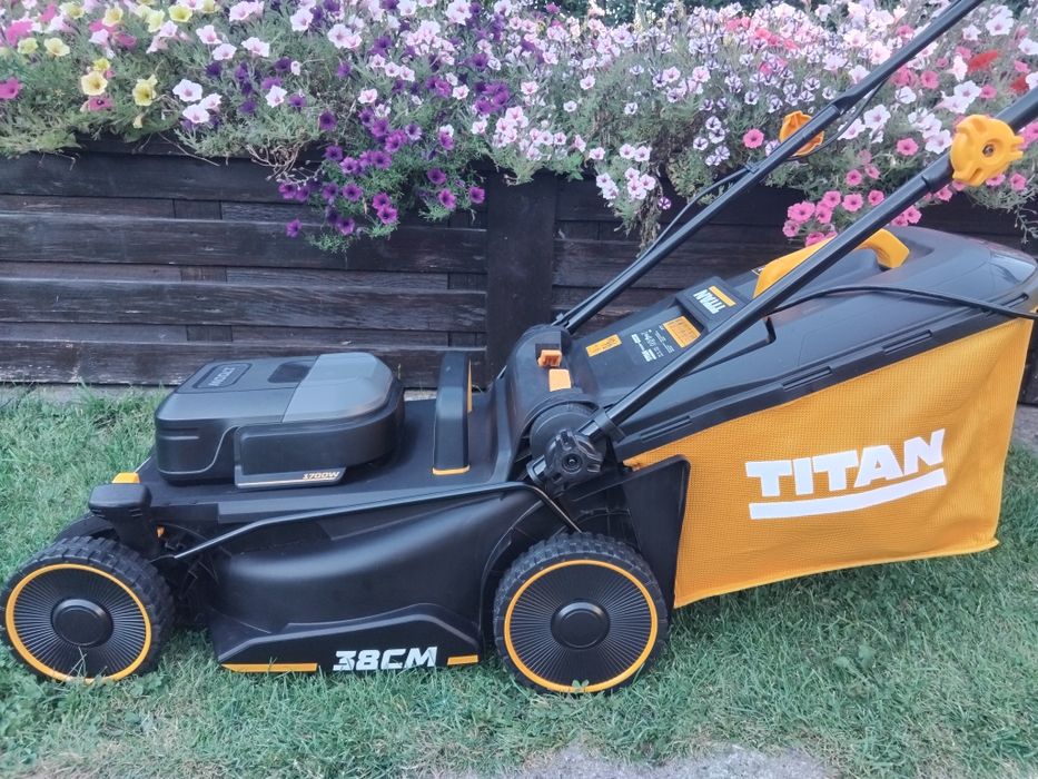 Kosiarka elektryczna Titan 1700W nóż 38cm wysyłka