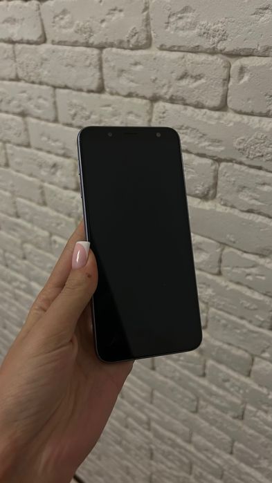 Samsung galaxy j6 2018 ( на запчастини або під заміну сенсора)