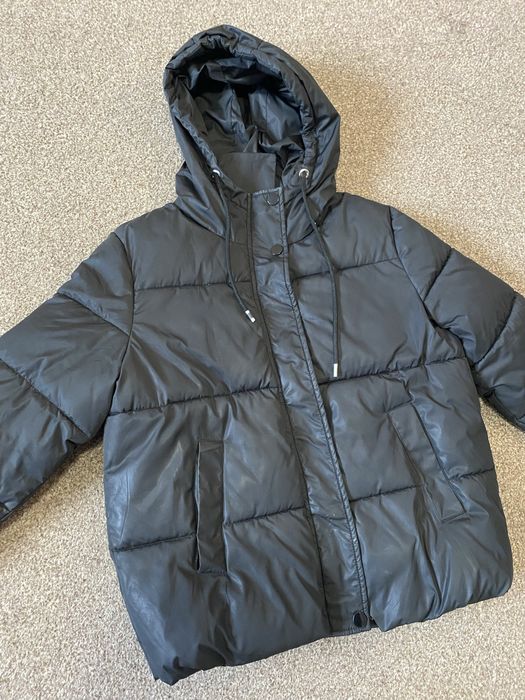 Czarna kurtka przejściowa