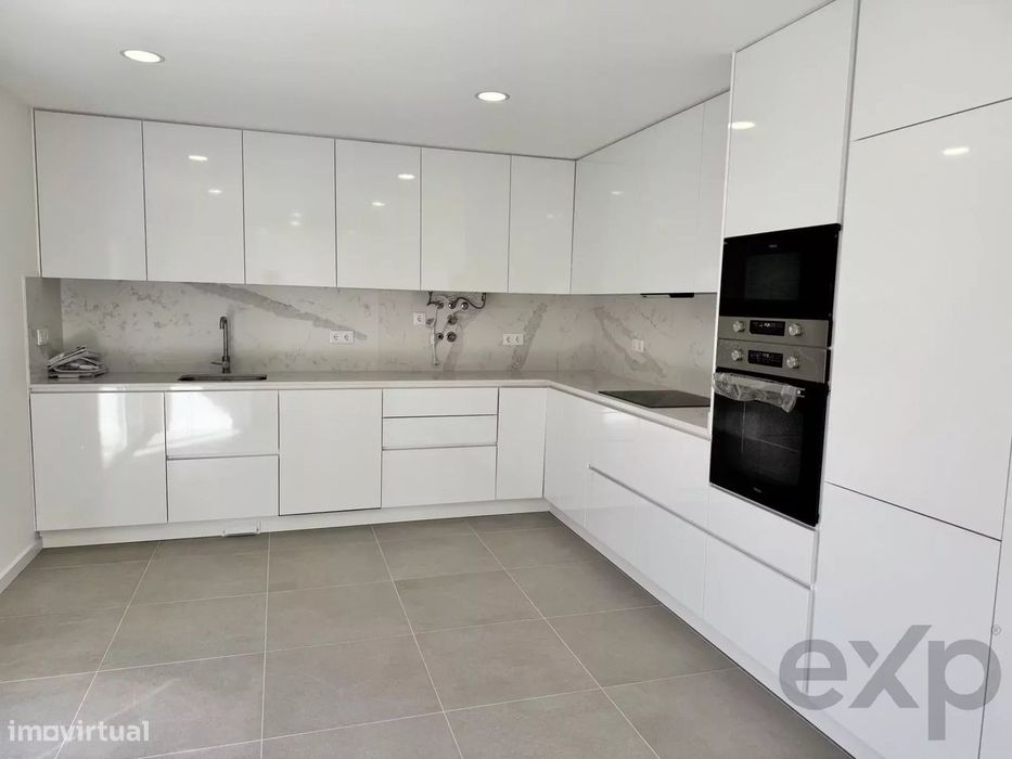 Apartamento moderno com 3 quartos e 142m² em Seixal