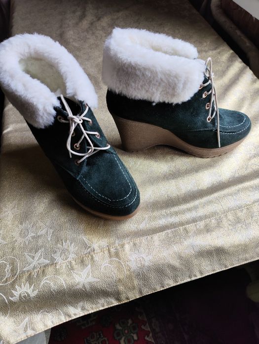Продам ботильоны ,замша,темно зелёного цвета