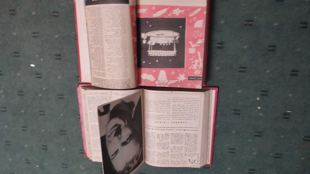 24 Revistas Espanholas Chicas encadernadas em 2 Volumes - Anos 50