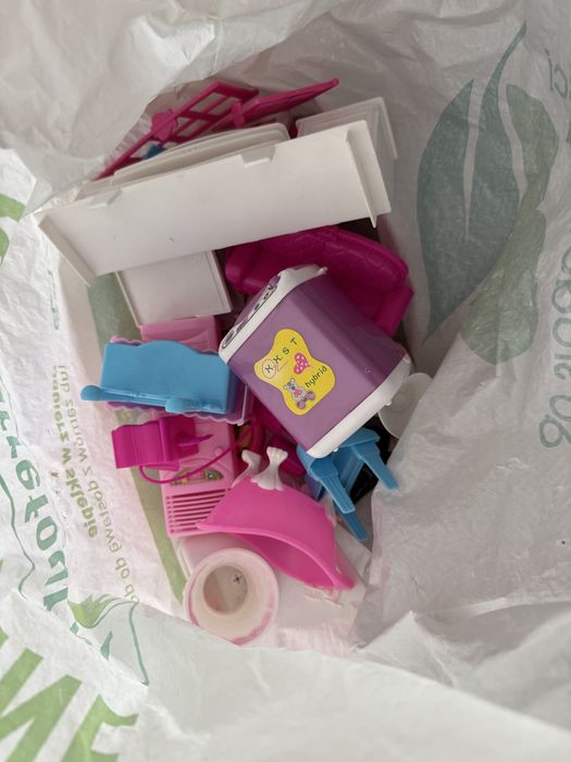 Oddam za darmo plastikowy domek plus akcesoria