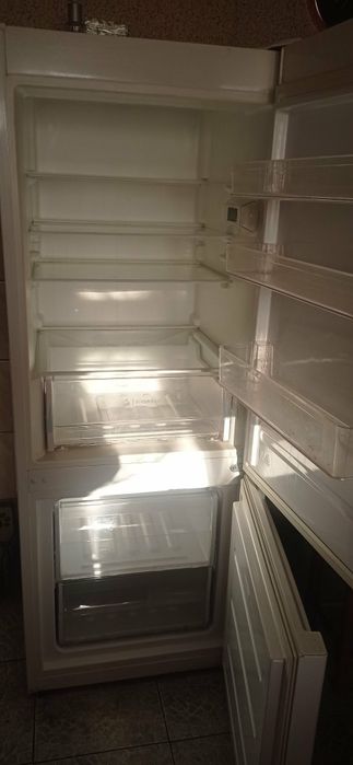 Sprzedam lodówkę cena 550zl