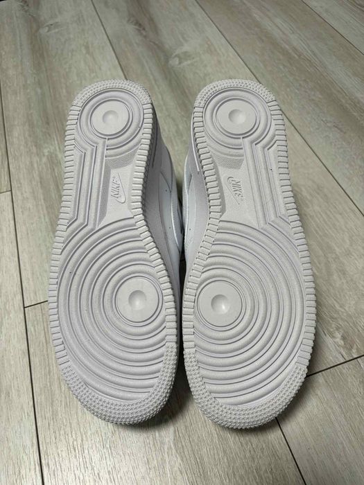Białe buty Nike Air Force 1