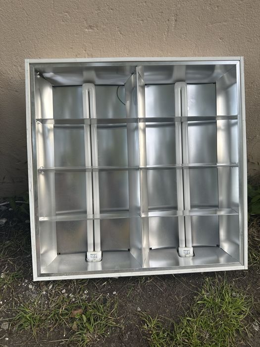 Oprawa rastrowa nadtynkowa