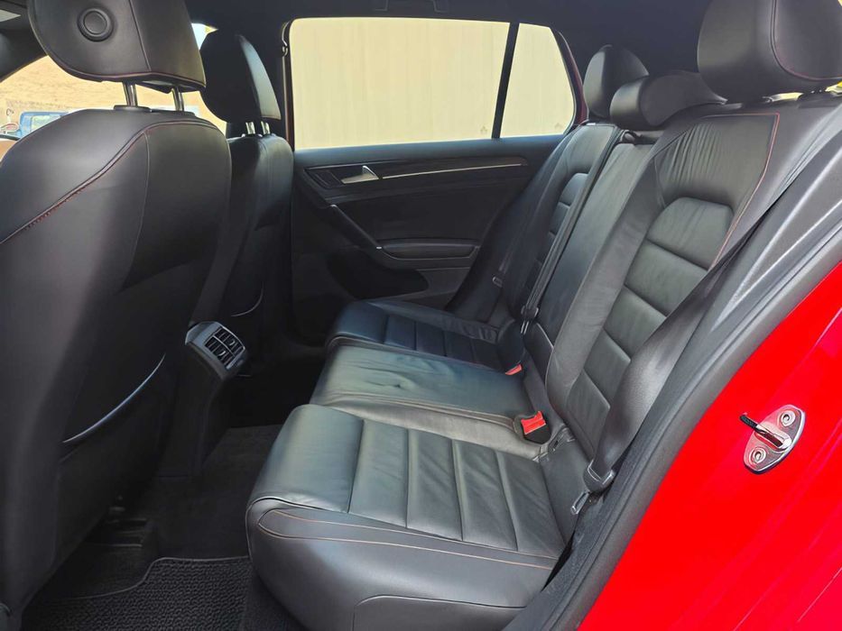 Volkswagen Golf GTI SE      2015