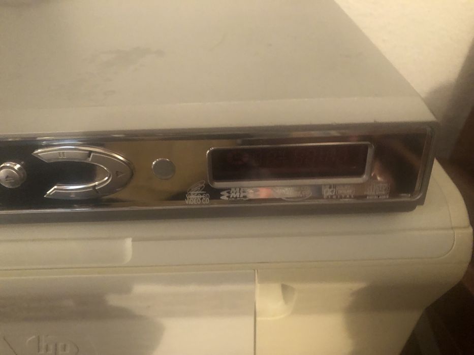 Aparelho de DVD e comando