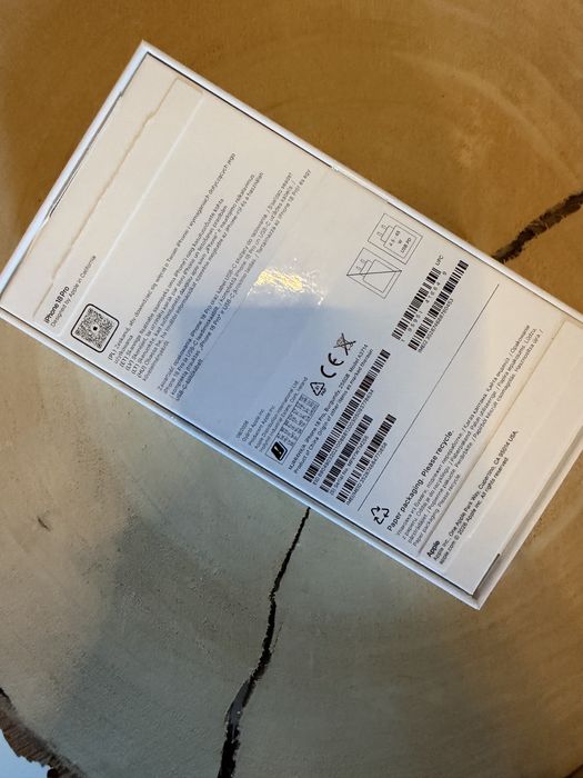 Iphone 18 pro 256 burgund plus ładowarka etui gratis.