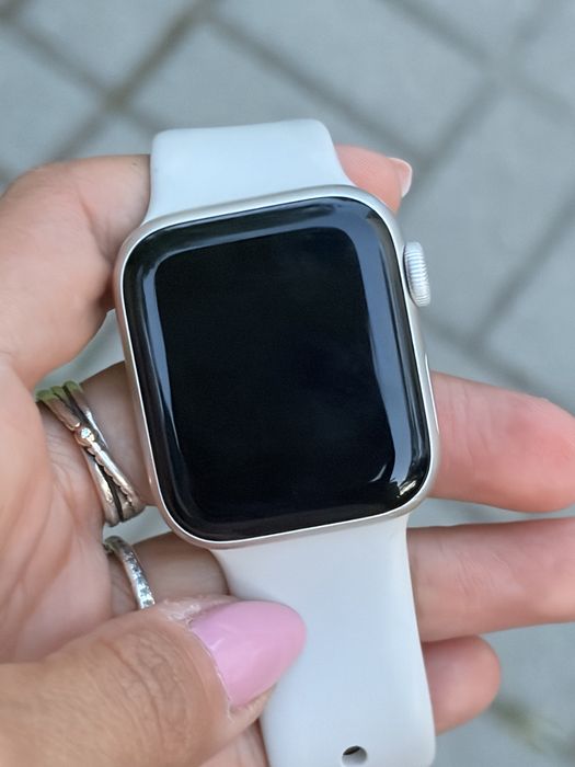Apple Watch SE 2. generacji 40 mm + 3 paski