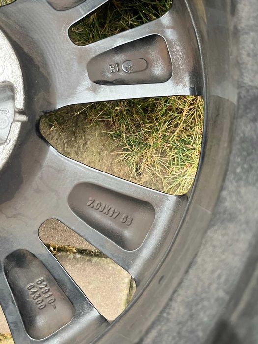 Oryginał alufelgi Hyundai 5x114,3 17 cali CZUJNIKI I30 I40 BICOLOR