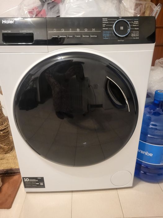 Máquina de lavar e secar roupa