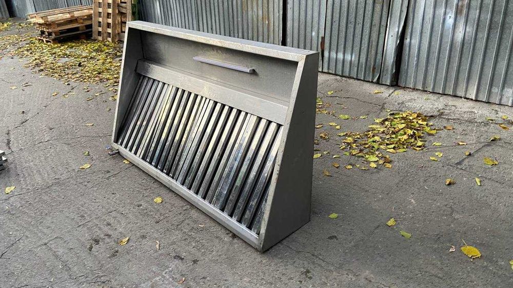 Б/у вытяжной зонт из нержавейки для кафе ресторана бара общепита