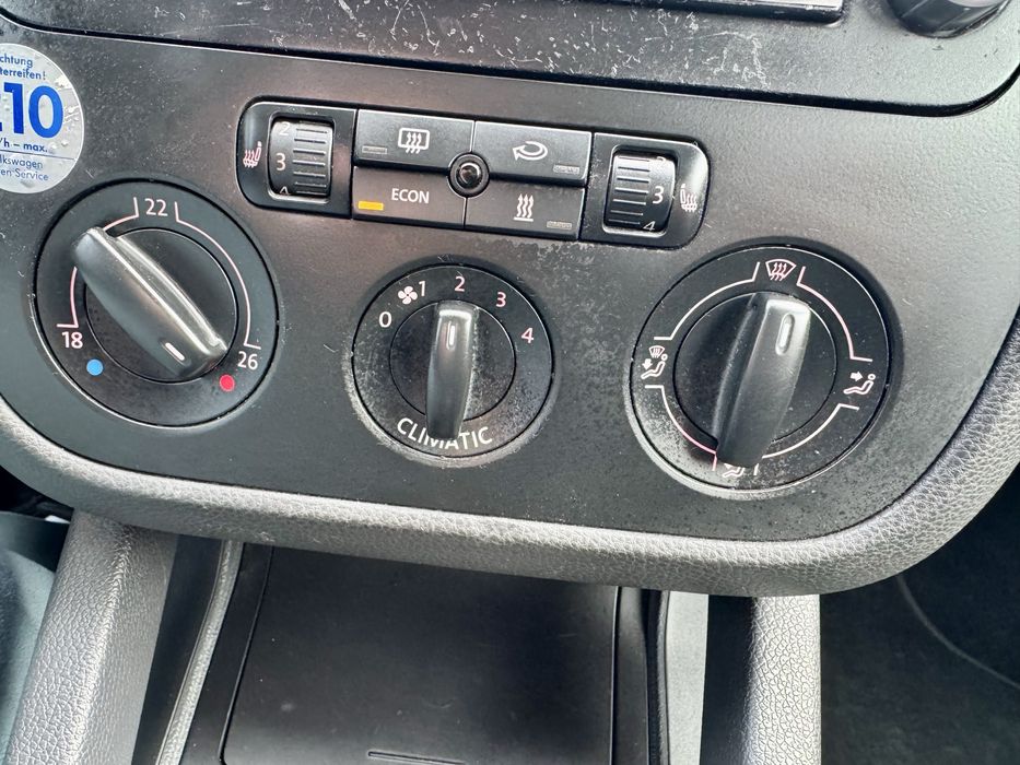 Volkswagen Golf V 2006 1.6MPI бензин