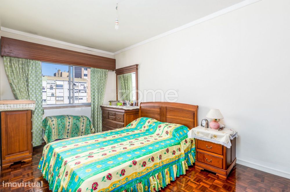 Apartamento T3 em Alfornelos — junto ao Metro