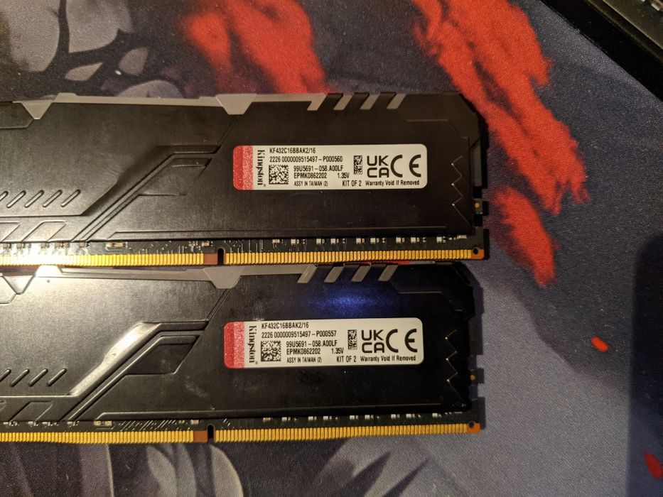 Оперативна пам'ять DDR4 8+8gb 3200gh