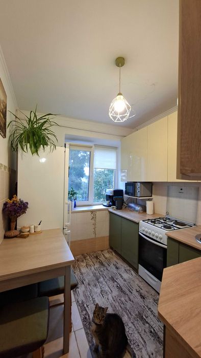 Продаж 1 кім квартири в м. Калуш, вул. Б. Хмельницького 42.  Сертифікати.