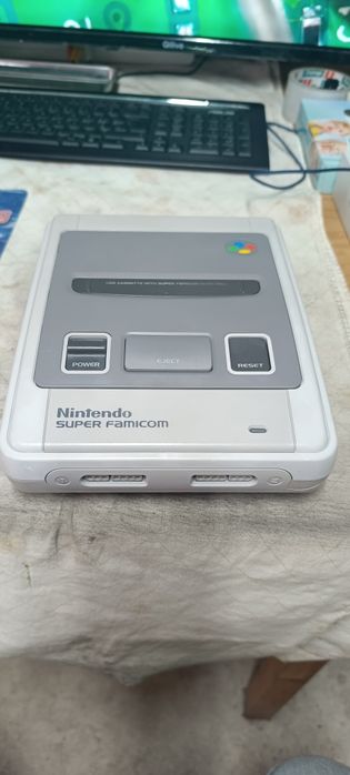 Suprer Nintendo Famicom em muito bom estado