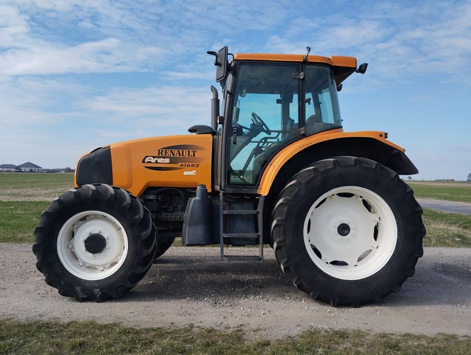 Renault Ares 616