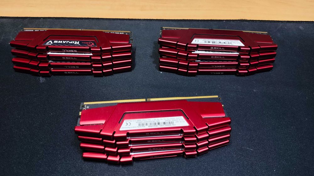 Pamięć RAM DDR4-3000 4x8GB (32GB) G.Skill RipjawsV