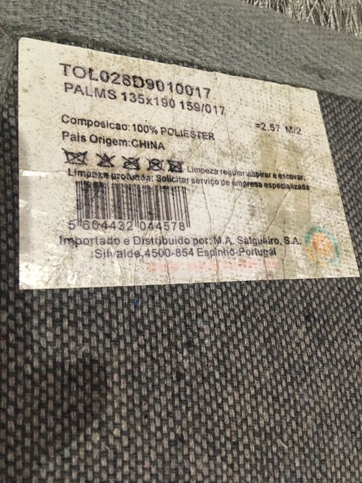 Duo de tapetes em cinza pêlo baixo