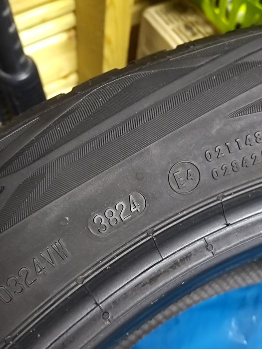 Opony Continental EcoContact 6 235 50 R 19

Czytaj więcej: https://www