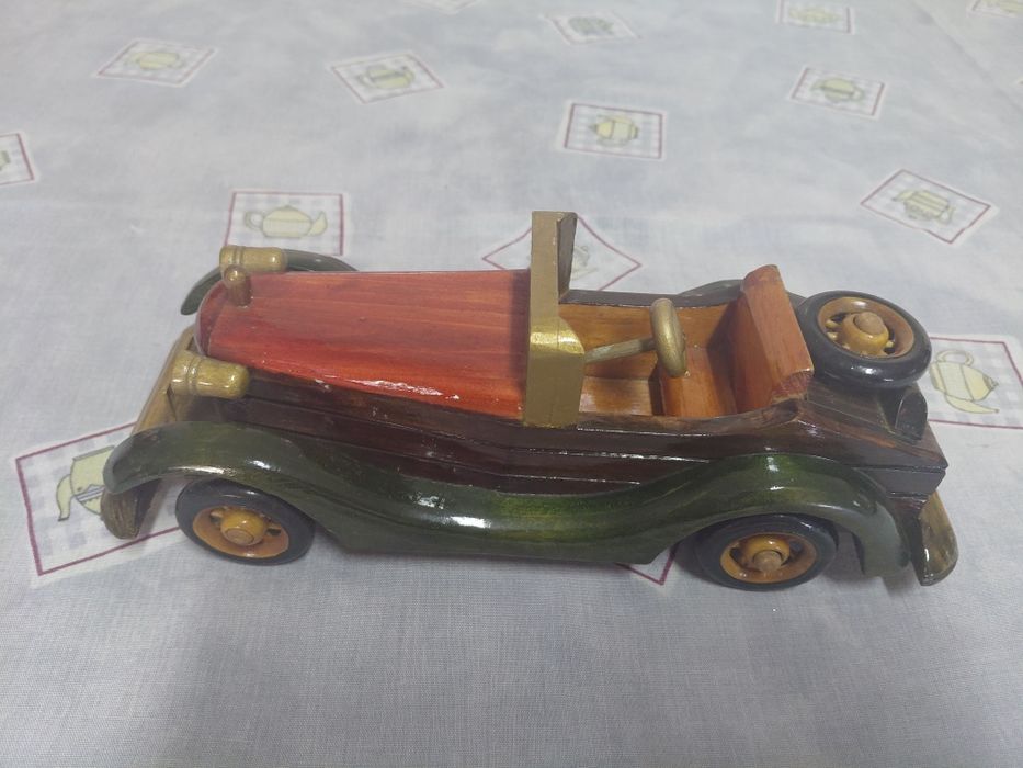 Carro em madeira