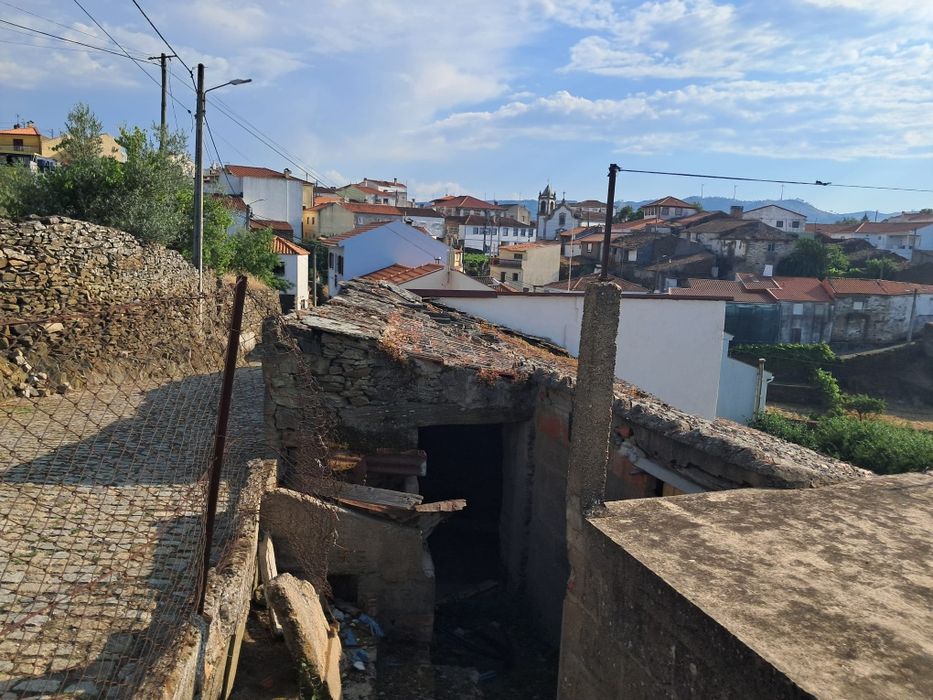 Vendo Propriedade para Reconstrução