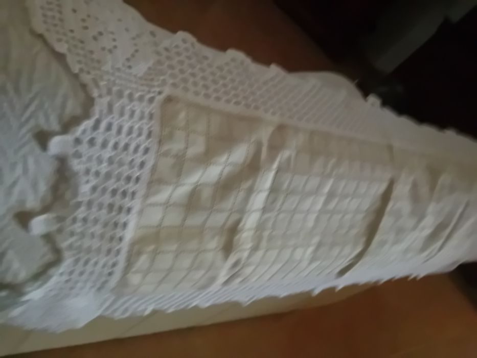 Jogo de naperons em renda e tecido