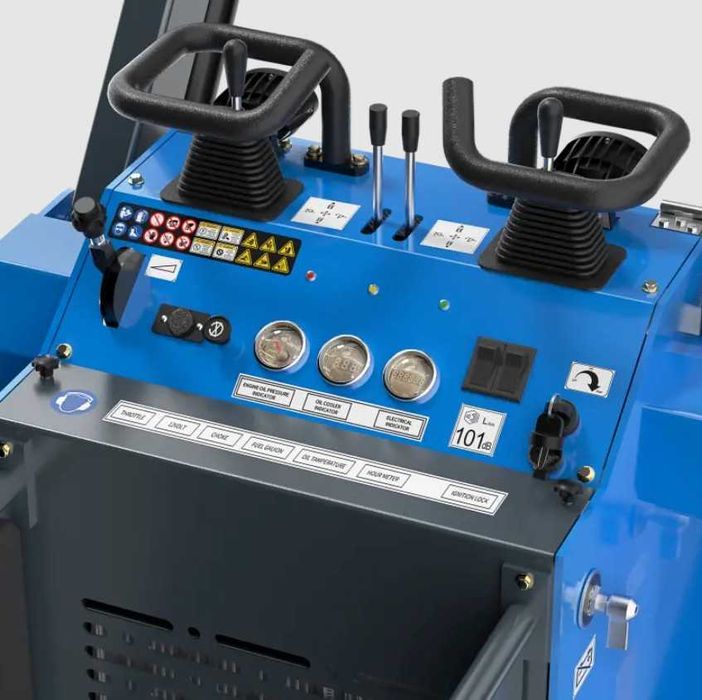 Pá carregadora compacta IC4 (mini bobcat)