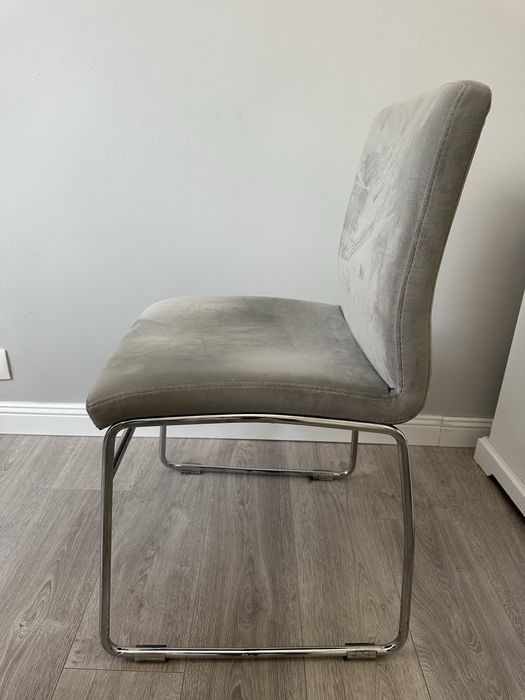 Cztery krzesla ergonomiczne szare tkanina gąbka premium Wrocław