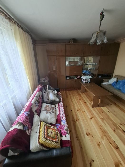Dom na sprzedaż w spokojnej okolicy.