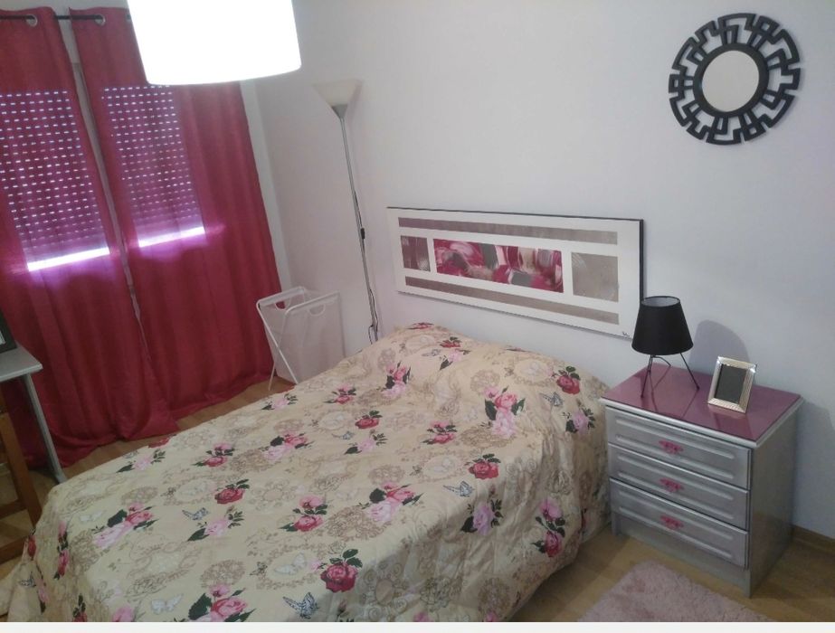 Carregado T2 com dispensa e arrecadação