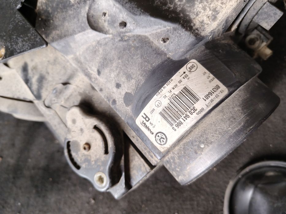 Lampa przód prawa volkswagen passat B6