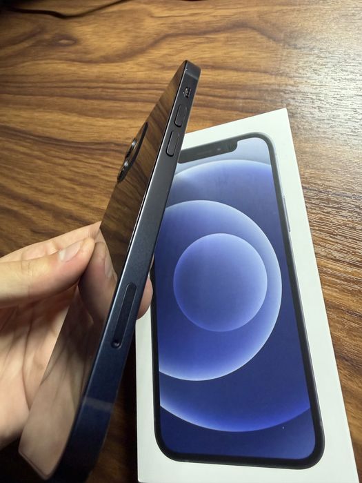 iPhone 12 64GB Black
